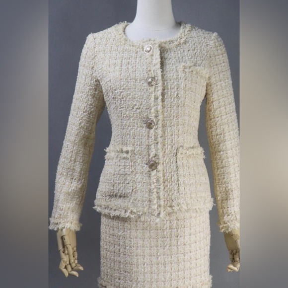 Fashion pioneer - Picture 1 of 9